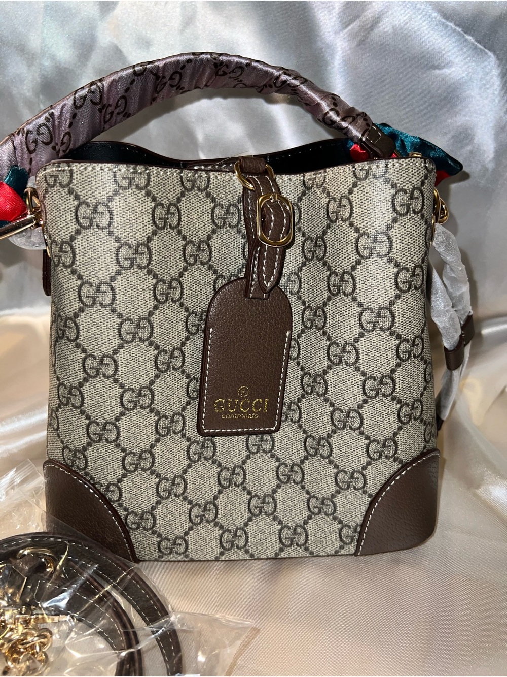 New GG Supreme Canvas Shoulder Bag